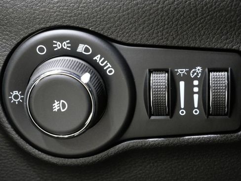 New 2026 Jeep Compass Limited image 14