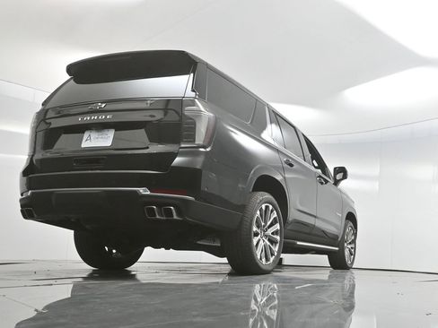 Used 2025 Chevrolet Tahoe High Country image 42