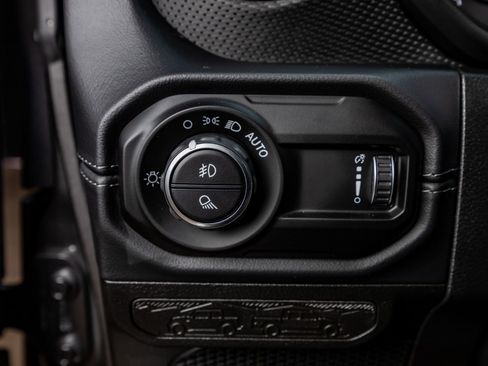 Used 2025 Jeep Gladiator Rubicon image 21