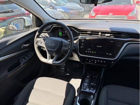 Used 2023 Chevrolet Bolt EUV LT w/ Driver Confidence Package FWD image 5