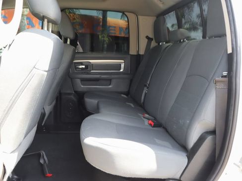 Used 2018 RAM 2500 SLT AWD/4WD image 35