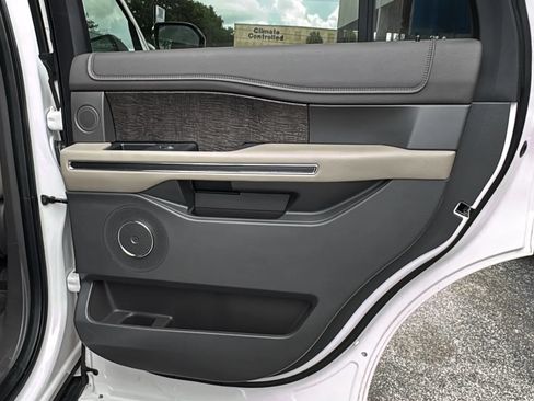 Used 2018 Ford Expedition Limited w/ Equipment Group 302A AWD/4WD image 34