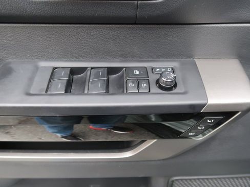 Used 2025 Toyota Tundra Limited image 14