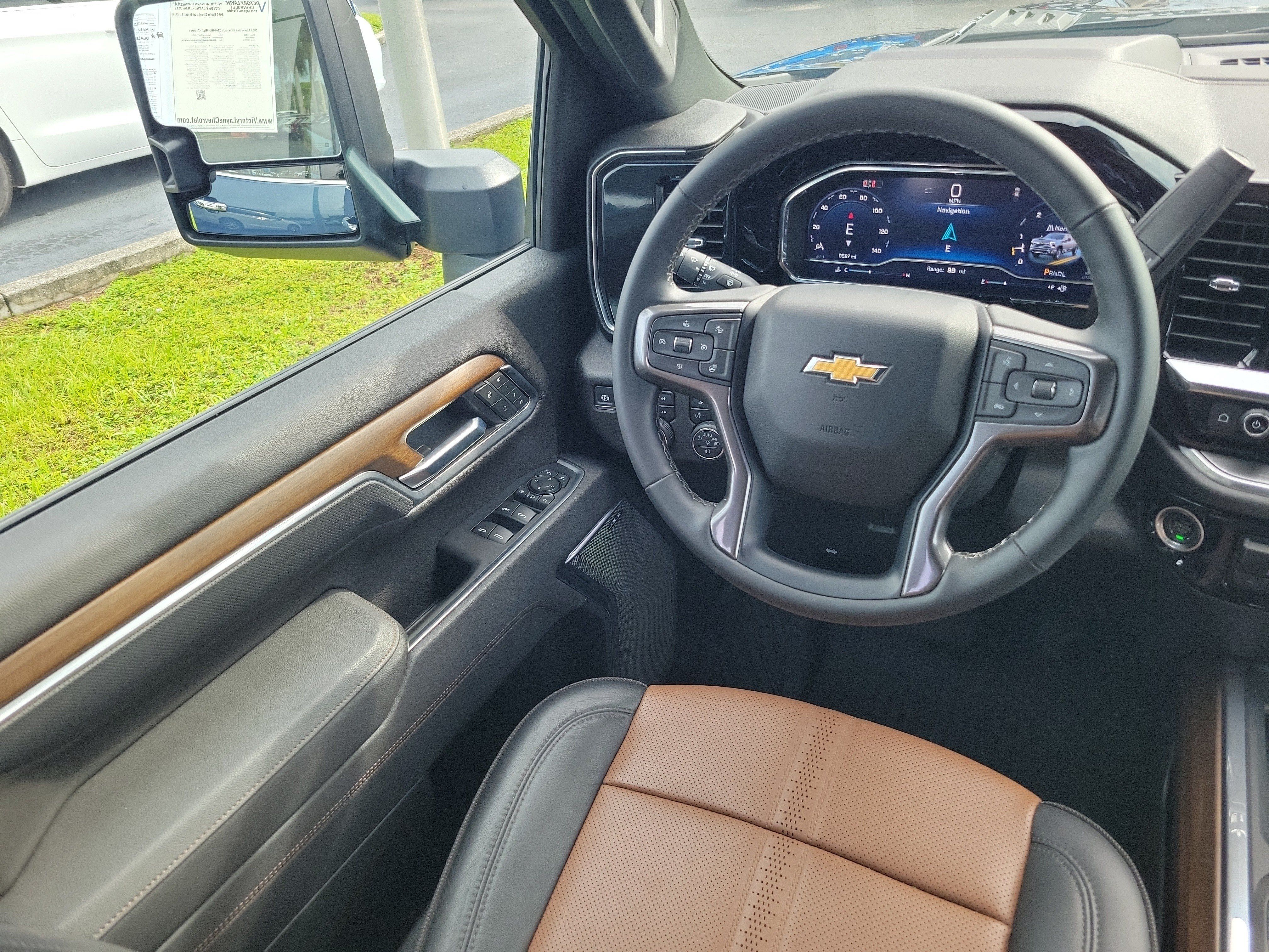 Used 2025 Chevrolet Silverado 2500 High Country w/ High Country Premium Package AWD/4WD image 13