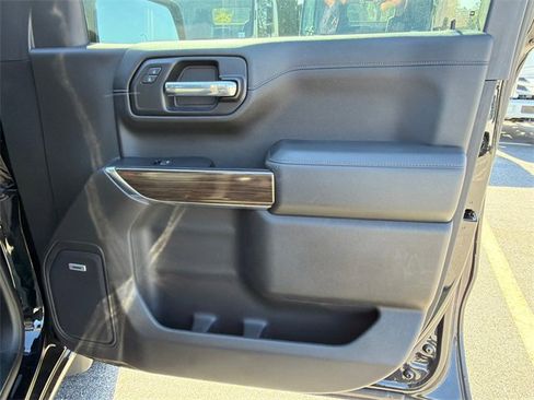 Used 2020 Chevrolet Silverado 1500 RST image 14