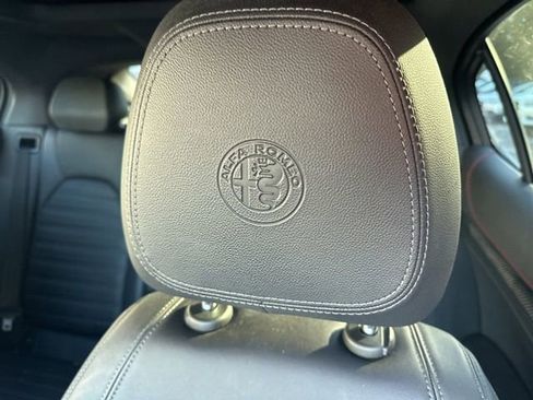 Used 2023 Alfa Romeo Stelvio Estrema image 15