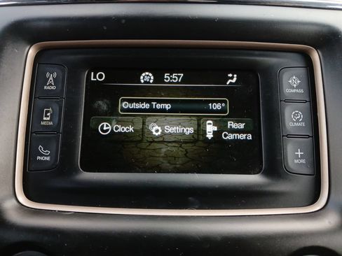 Used 2017 Jeep Grand Cherokee Laredo w/ Quick Order Package 23E AWD/4WD image 8