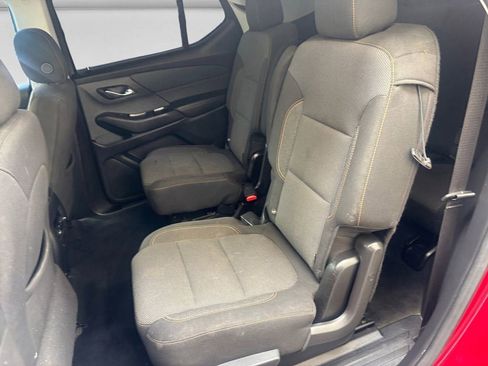 Used 2021 Chevrolet Traverse LT FWD image 14