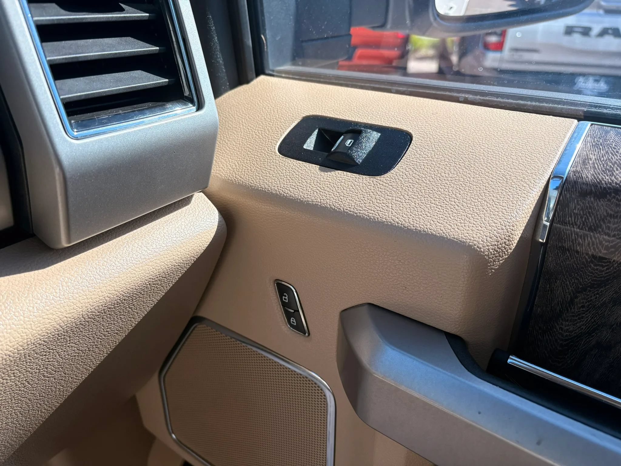 Used 2019 Ford F250 Lariat w/ Tow Technology Bundle AWD/4WD image 30