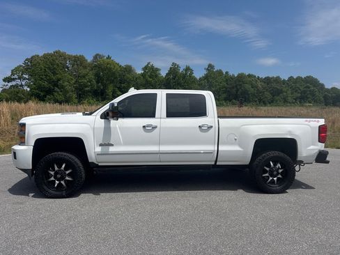 Used 2015 Chevrolet Silverado 2500 High Country w/ Duramax Plus Package AWD/4WD image 2