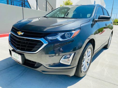 Used 2020 Chevrolet Equinox LS image 3