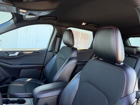 Used 2025 Ford Escape ST-Line image 18