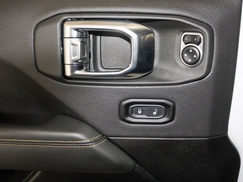 Certified 2025 Jeep Wrangler Sahara w/ Safety Group image 10