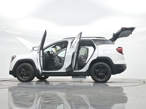 Used 2024 GMC Terrain AT4 AWD/4WD image 46