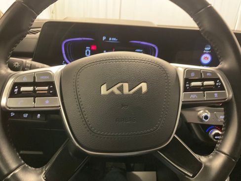 Used 2025 Kia Telluride S AWD/4WD image 16
