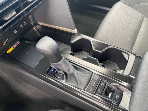 Used 2025 Toyota Camry LE image 41