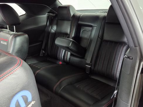 Used 2010 Dodge Challenger R/T w/ Mopar 10 Pkg RWD image 21