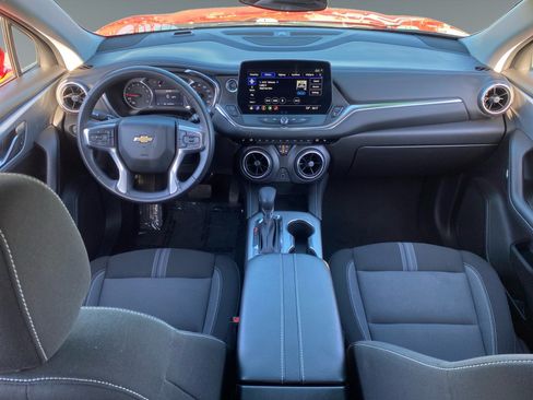 Used 2025 Chevrolet Blazer LT FWD image 10