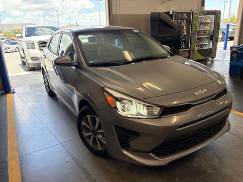 Used 2023 Kia Rio S w/ Technology Package FWD image 5