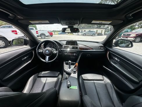 Used 2014 BMW 320i xDrive Sedan AWD/4WD image 24