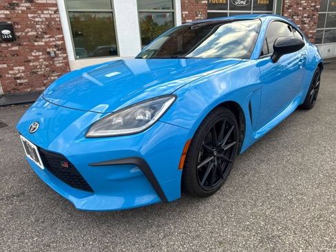 Used 2022 Toyota GR86 Premium w/ ALL Weather Mat Package (TMS) RWD image 1