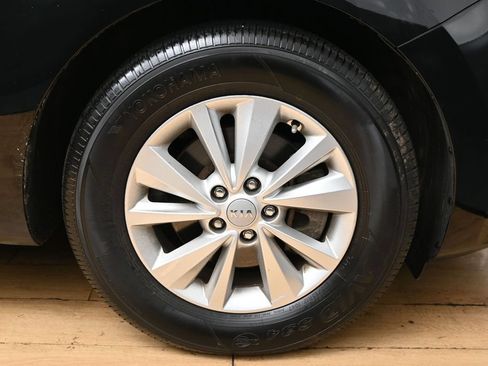 Used 2018 Kia Sedona L FWD image 14