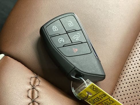 Used 2025 GMC Sierra 2500 Denali Ultimate w/ Max Trailering Package image 28