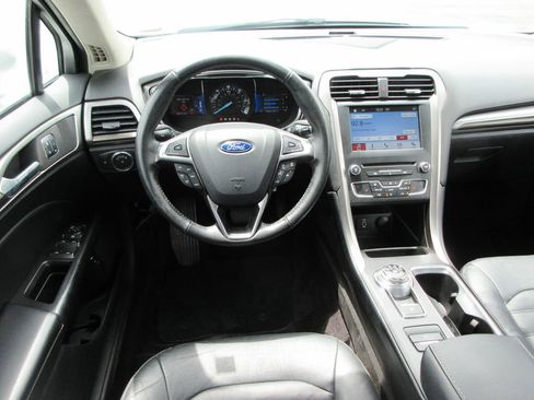 Used 2017 Ford Fusion Energi SE FWD image 15