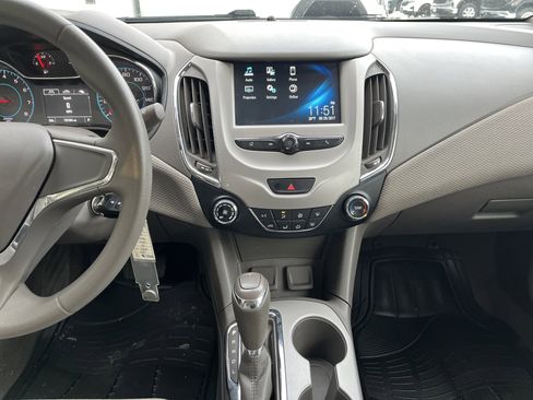 Used 2018 Chevrolet Cruze LS image 27