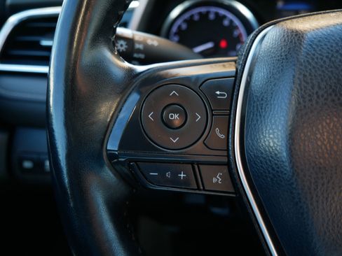 Used 2018 Toyota Camry SE image 31