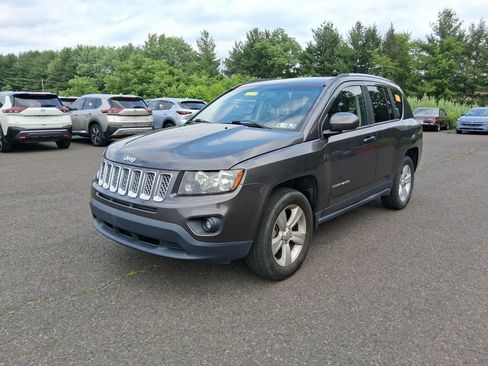 Used 2015 Jeep Compass Latitude AWD/4WD image 2