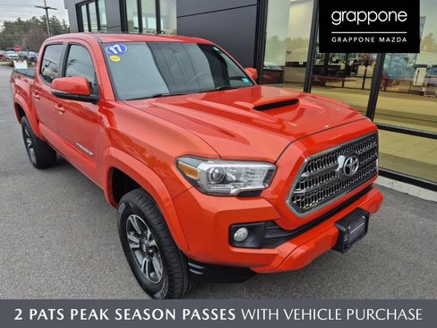 Used 2017 Toyota Tacoma TRD Sport image 1