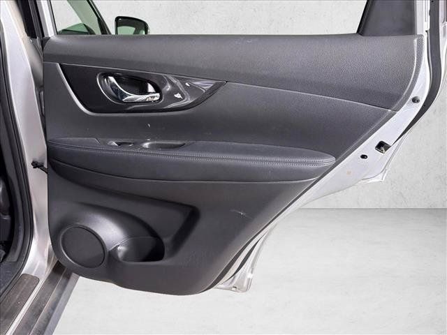 Used 2017 Nissan Rogue SV FWD image 16
