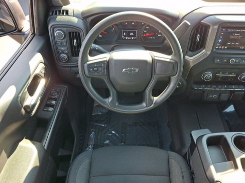 Used 2026 Chevrolet Silverado 1500 Custom Trail Boss w/ LPO, Dark Essentials Package AWD/4WD image 11
