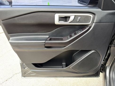 Used 2020 Ford Explorer XLT RWD image 16