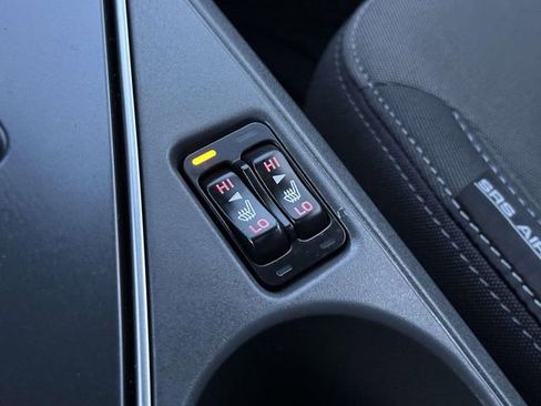 Used 2025 Subaru Crosstrek 2.0i Premium image 18