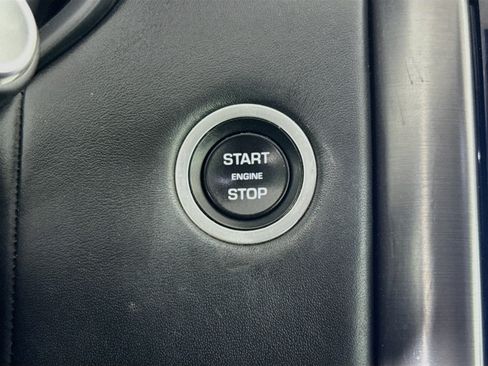 Used 2017 Land Rover Discovery First Edition AWD/4WD image 19