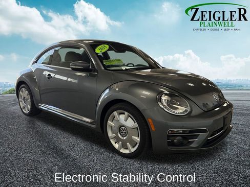 Used 2018 Volkswagen Beetle 2.0T SE FWD image 7