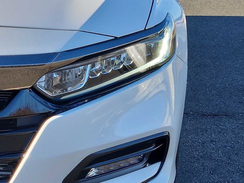 Used 2019 Honda Accord Sport image 9