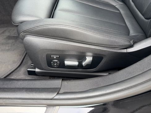 Used 2019 BMW 330i Sedan w/ Convenience Package RWD image 19