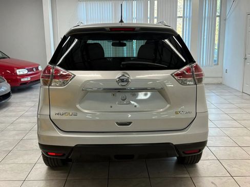Used 2016 Nissan Rogue SV w/ SV Premium Package AWD/4WD image 8