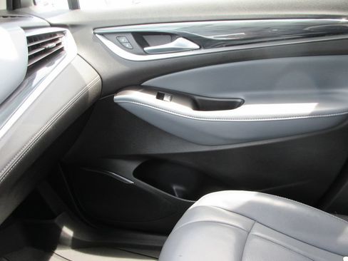 Certified 2019 Buick Enclave Essence FWD image 31