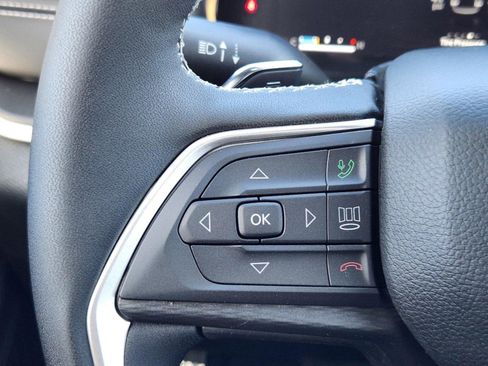 New 2025 Jeep Grand Cherokee L Altitude image 24