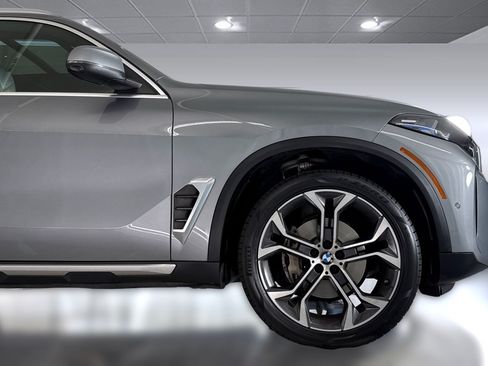 Used 2024 BMW X5 sDrive40i w/ Premium Package RWD image 37