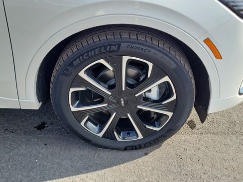 Used 2025 Lincoln Nautilus Reserve AWD/4WD image 40