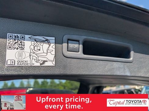 Used 2021 Toyota Highlander Limited AWD/4WD image 11