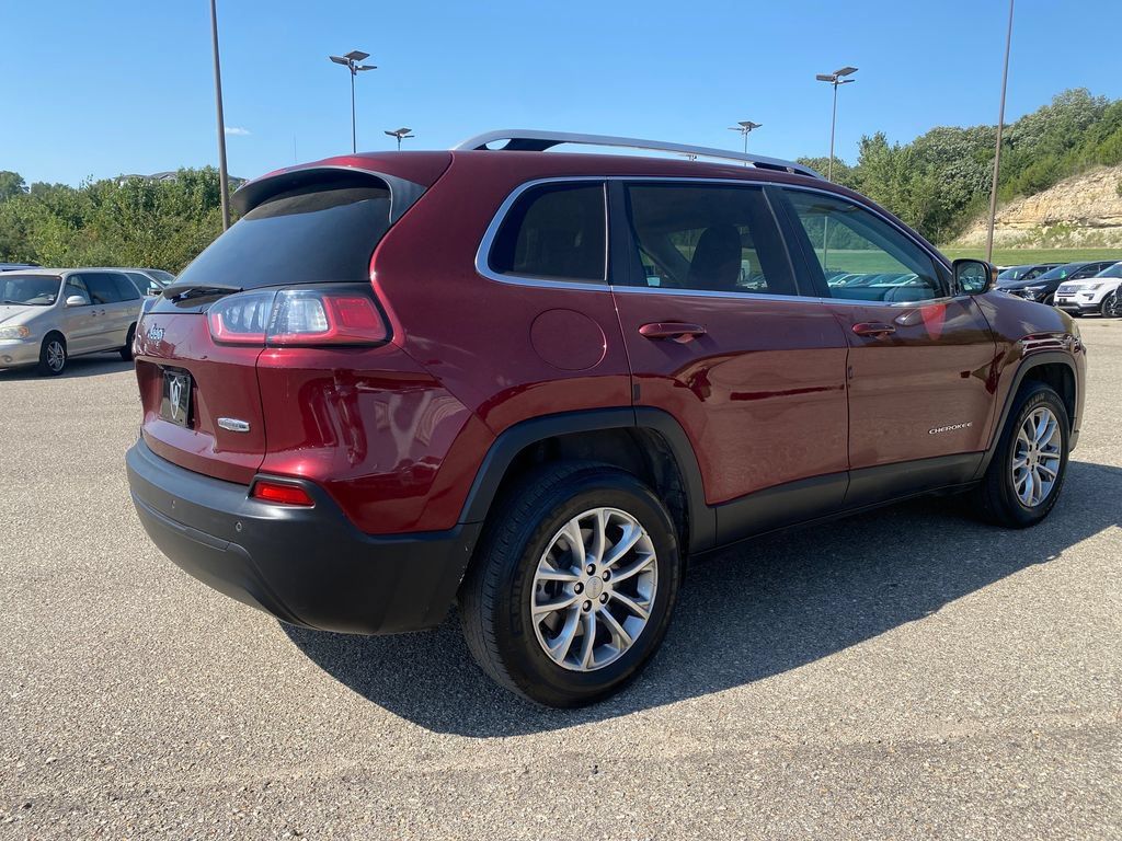 Used 2021 Jeep Cherokee Latitude Plus AWD/4WD image 6