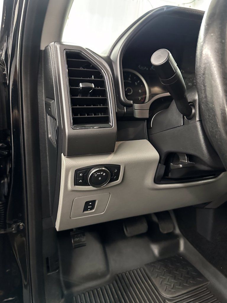 Used 2017 Ford F150 XLT w/ Equipment Group 302A Luxury AWD/4WD image 15