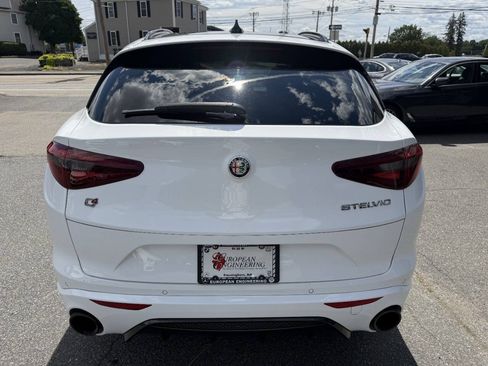 Used 2022 Alfa Romeo Stelvio Veloce AWD/4WD image 6