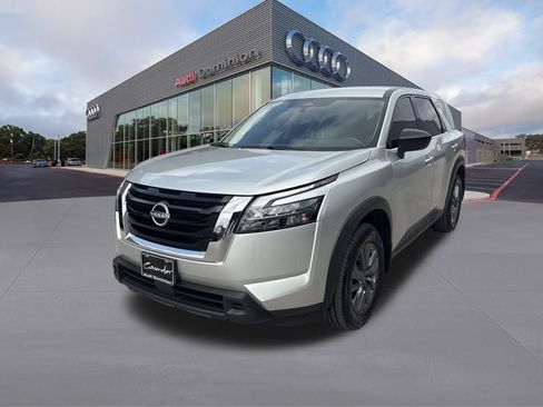 Used 2024 Nissan Pathfinder S image 1